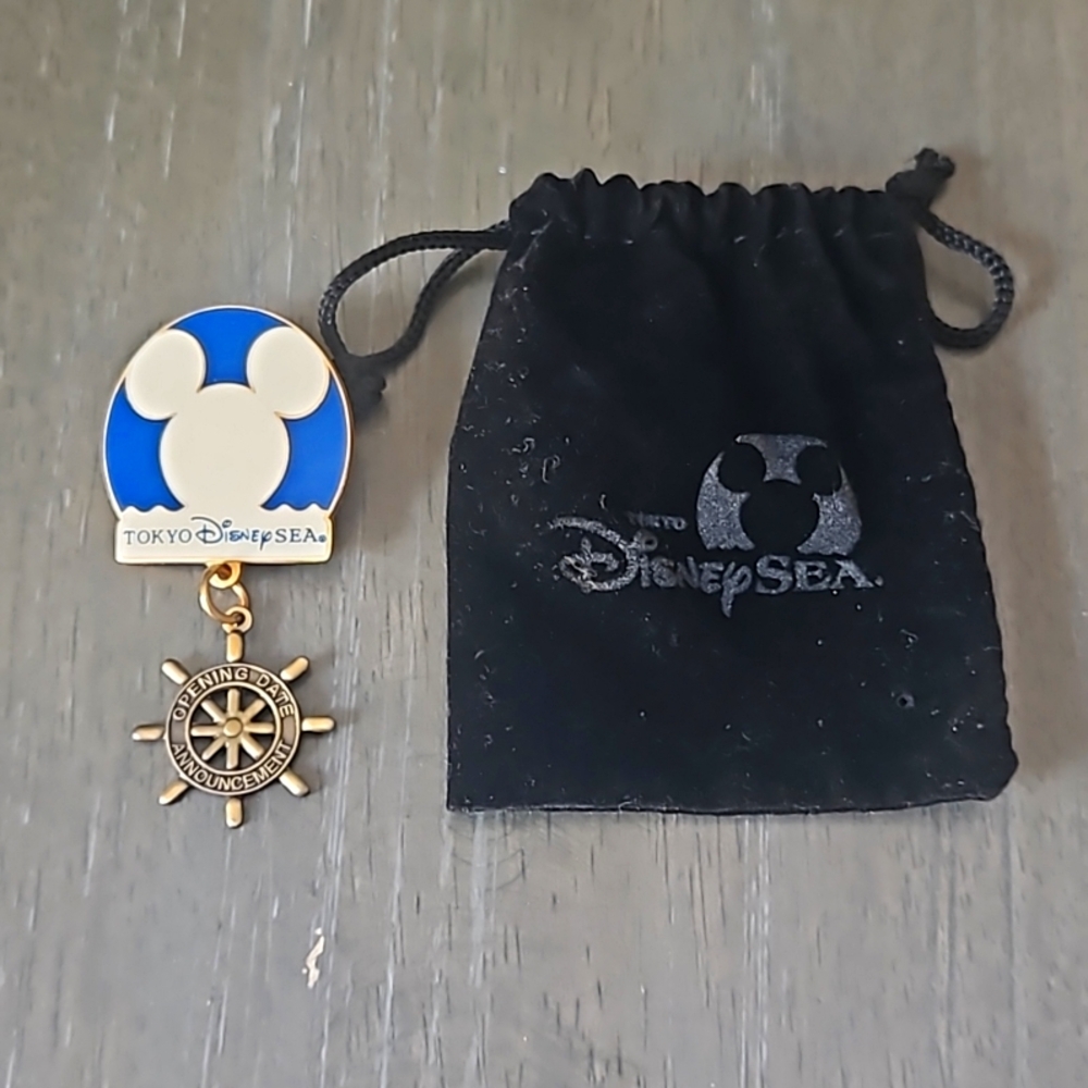 Opening Tokyo Disney Sea Mickey Icon Ship Wheel Imagineering Team Cast Gift Pin